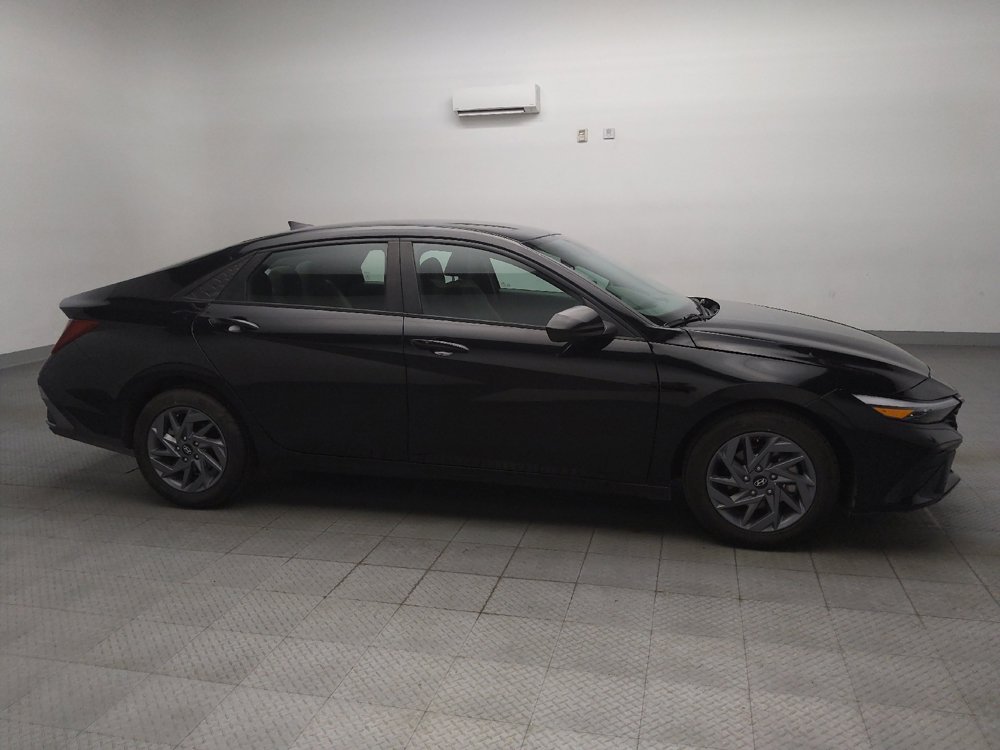 Used 2024 Hyundai Elantra SEL FWD image 11