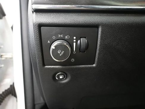 Used 2017 Jeep Grand Cherokee Limited w/ Trailer Tow Group IV AWD/4WD image 29