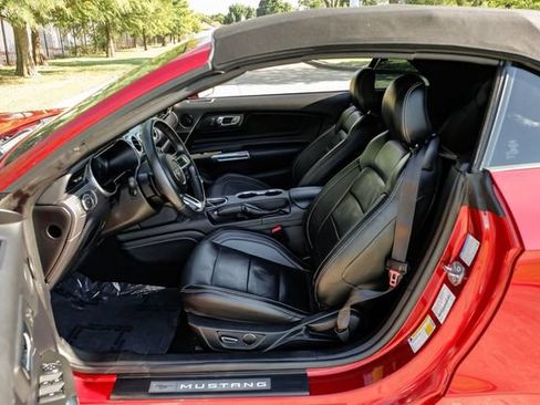 Used 2019 Ford Mustang GT Premium w/ GT Performance Package RWD image 6