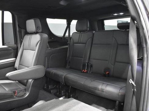 Used 2022 Chevrolet Suburban RST w/ Luxury Package image 35