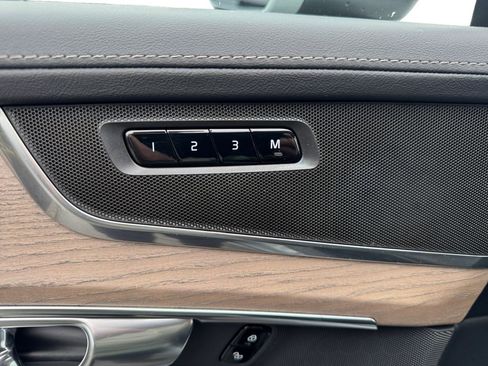 Certified 2025 Volvo XC90 B5 Plus AWD/4WD image 12