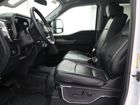 Used 2024 Ford F350 Lariat w/ Sport Appearance Package AWD/4WD image 8