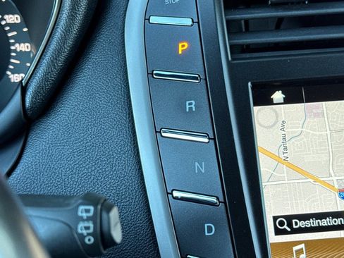 Used 2018 Lincoln MKC Select w/ Select Plus Package image 25