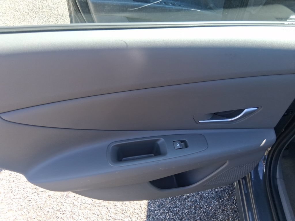 Used 2024 Hyundai Elantra SEL FWD image 17