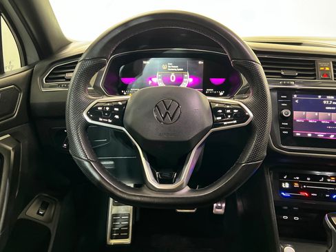 Used 2024 Volkswagen Tiguan SE R-Line FWD image 11