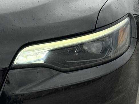 Used 2022 Jeep Cherokee Limited image 5