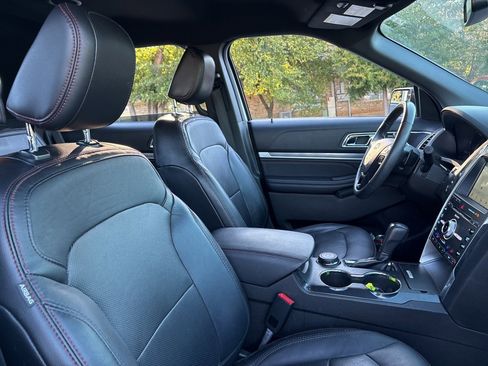 Used 2018 Ford Explorer Sport w/ Equipment Group 401A image 12