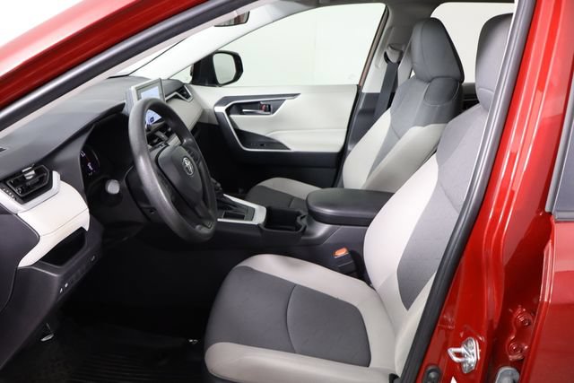 Used 2025 Toyota RAV4 XLE w/ Convenience Package FWD image 14