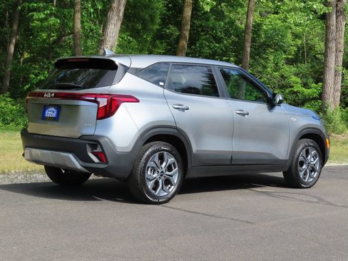 Certified 2026 Kia Seltos LX AWD/4WD image 3