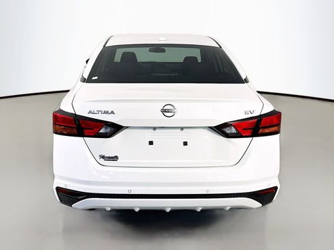 Used 2023 Nissan Altima 2.5 SV FWD image 6