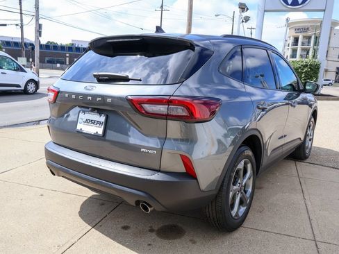 Used 2025 Ford Escape ST-Line Select AWD/4WD image 5