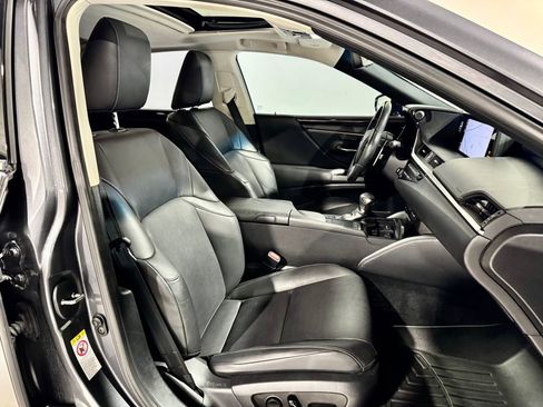 Used 2019 Lexus ES 350 image 25