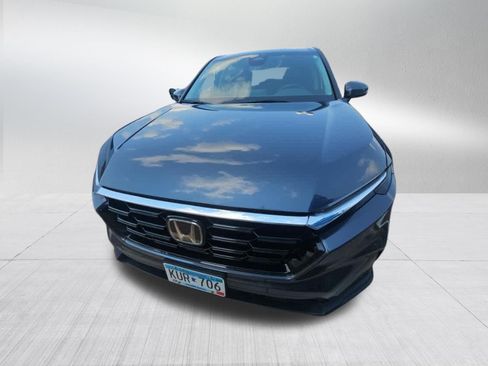 Used 2023 Honda CR-V EX image 2