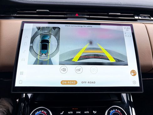 Used 2023 Land Rover Range Rover Sport SE Dynamic AWD/4WD image 9