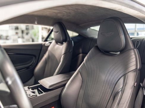 Used 2020 Aston Martin DB11 Coupe image 16
