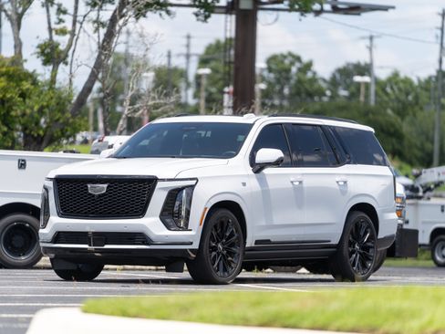 Used 2026 Cadillac Escalade Platinum Sport w/ LPO, ONYX Package AWD/4WD image 48