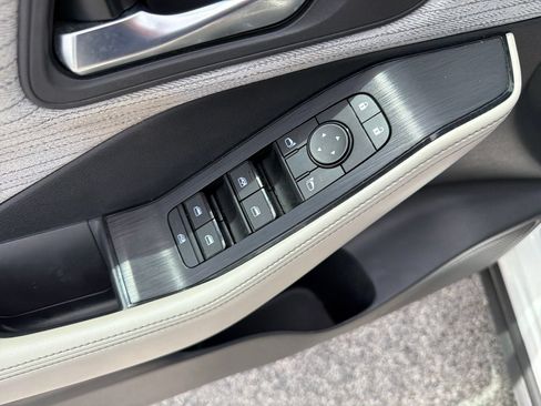 Certified 2023 Nissan Rogue SV FWD image 30