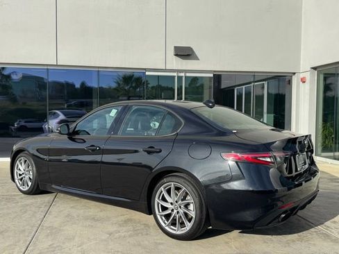 Used 2025 Alfa Romeo Giulia image 6