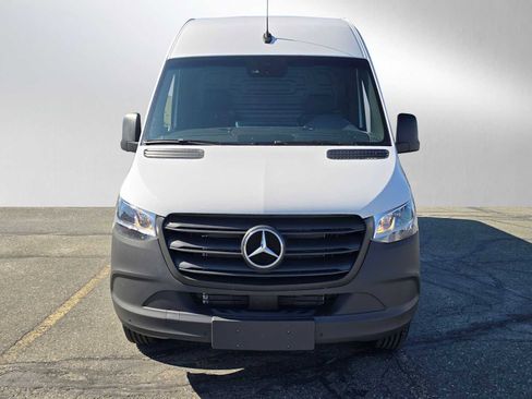 Used 2024 Mercedes-Benz Sprinter 2500 image 8