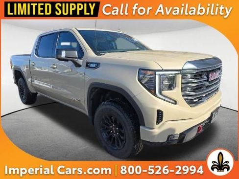 Used 2022 GMC Sierra 1500 AT4 w/ AT4 Preferred Package AWD/4WD image 1