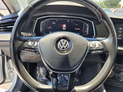 Used 2019 Volkswagen Jetta SEL w/ Cold Weather Package FWD image 34