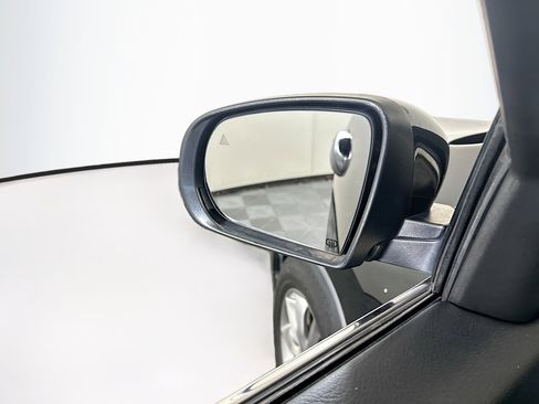 Used 2018 Jeep Cherokee Limited FWD image 12