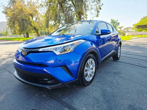 Used 2019 Toyota C-HR LE image 3