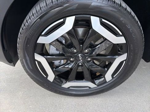 Certified 2023 Kia Telluride EX w/ EX Captain's Chair Package image 9