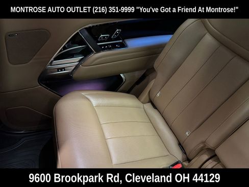 Used 2023 Land Rover Range Rover Long Wheelbase SE AWD/4WD image 30