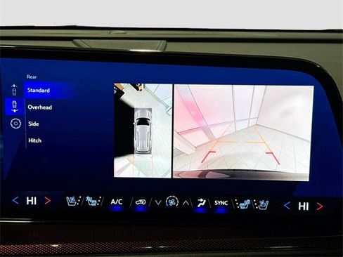 Used 2025 Chevrolet Traverse RS image 12