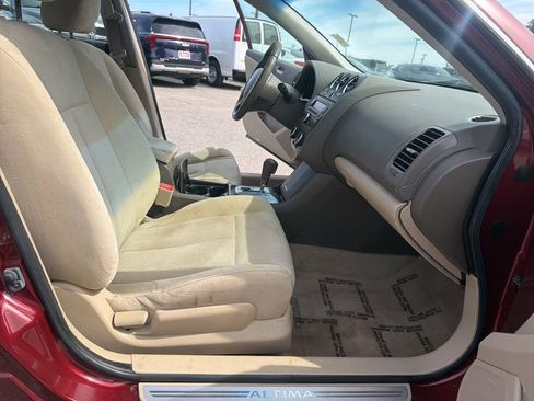 Used 2011 Nissan Altima 2.5 S w/ Special Edition Pkg image 28