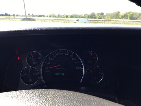Used 2020 Chevrolet Express 2500 w/ Communications Package RWD image 17