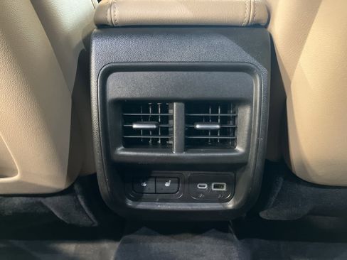 Used 2024 Cadillac XT4 Luxury image 22