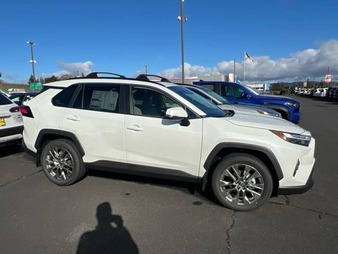 New 2025 Toyota RAV4 XLE Premium image 5