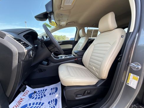 Used 2024 Ford Edge SEL image 9