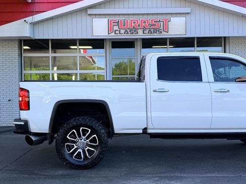 Used 2019 GMC Sierra 2500 Denali w/ Duramax Plus Package image 11