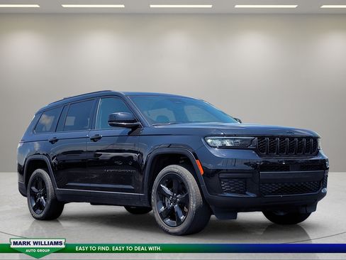 Used 2023 Jeep Grand Cherokee L Laredo AWD/4WD image 1
