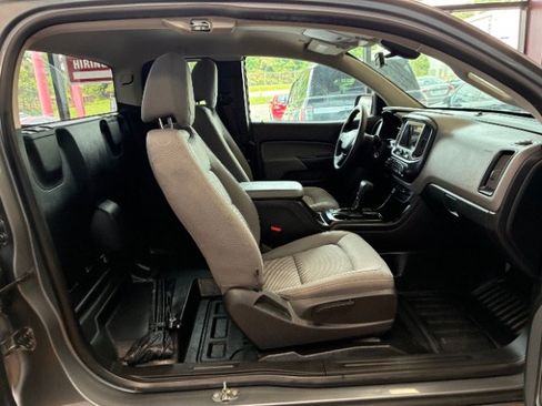 Used 2019 Chevrolet Colorado W/T RWD image 25