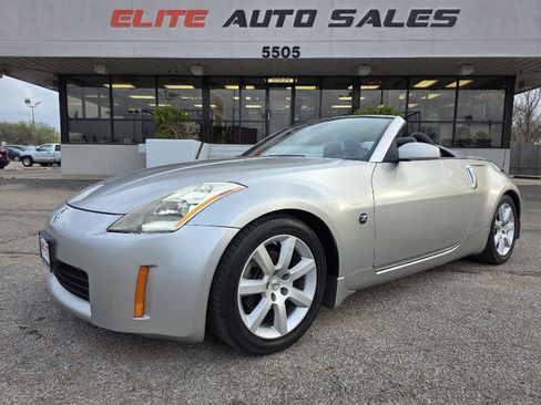 Used 2005 Nissan 350Z Touring RWD image 1
