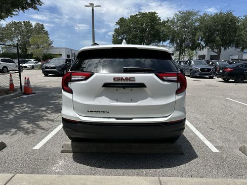 Used 2023 GMC Terrain SLE w/ Elevation Edition FWD image 7