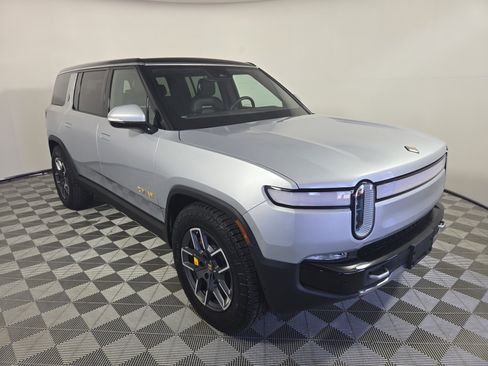 Used 2022 Rivian R1S Launch Edition image 7
