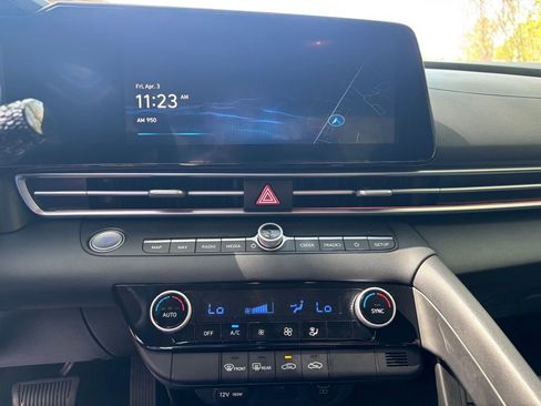 Used 2024 Hyundai Elantra SEL FWD image 14