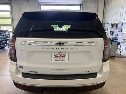 Used 2024 Chevrolet Suburban LT w/ LT Signature Plus Package AWD/4WD image 6