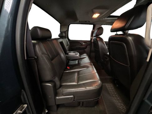 Used 2009 GMC Sierra 2500 SLT w/ SLT Convenience Package AWD/4WD image 18