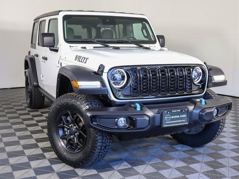 Used 2024 Jeep Wrangler Unlimited image 1