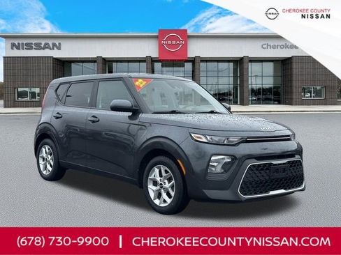 Used 2022 Kia Soul LX w/ Technology Package image 1