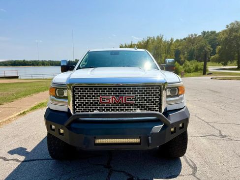 Used 2016 GMC Sierra 2500 Denali w/ Duramax Plus Package AWD/4WD image 2