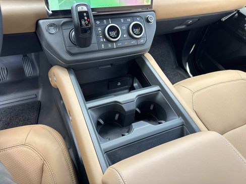 New 2026 Land Rover Defender 110 X-Dynamic SE AWD/4WD image 26