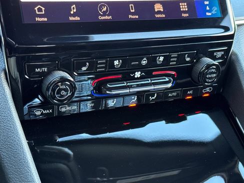 New 2025 Jeep Grand Cherokee Overland w/ Adv Protech Group III image 26