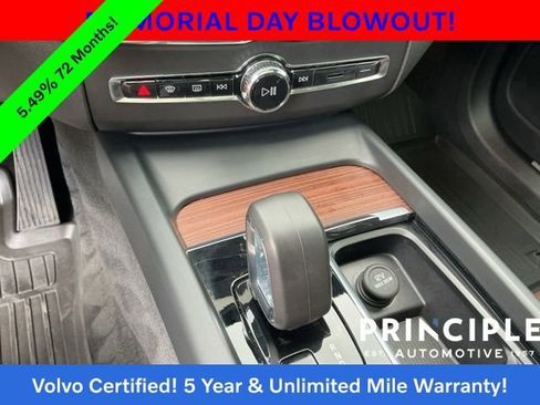 Certified 2024 Volvo XC60 T8 Plus w/ Protection Package Premier AWD/4WD image 22
